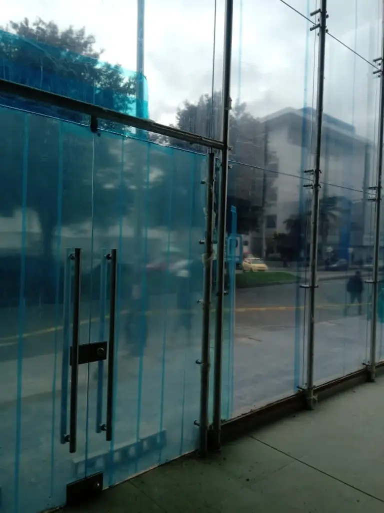 c021f735-fe3d-4572-b745-e015905539e4.webp